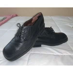 Nunn Bush, 11 M, Black leather Wing tip Bike toe Loafers